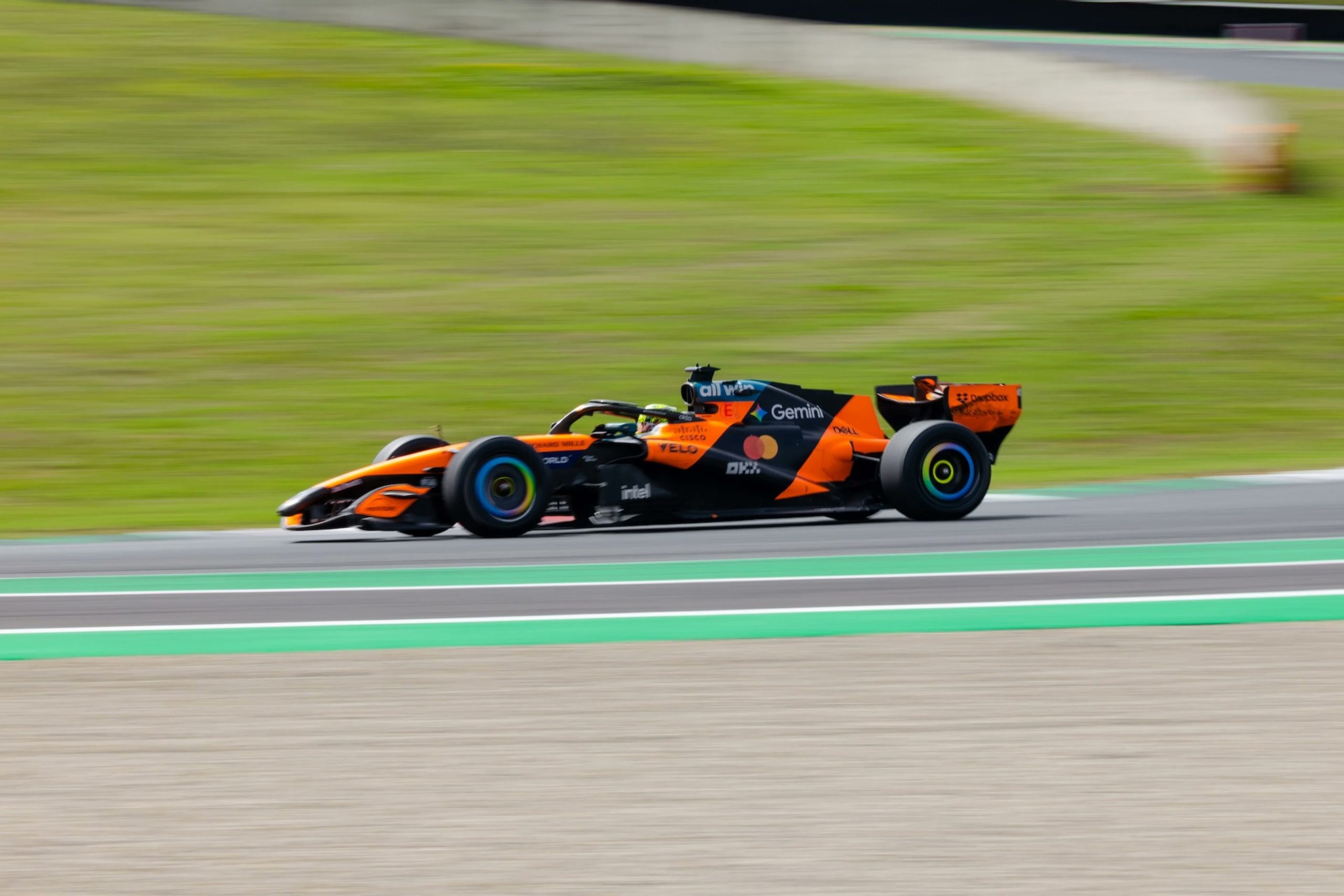 Norris comanda 2º dia de testes da Pirelli ao lado de Hülkenberg e Iwasa em Mugello