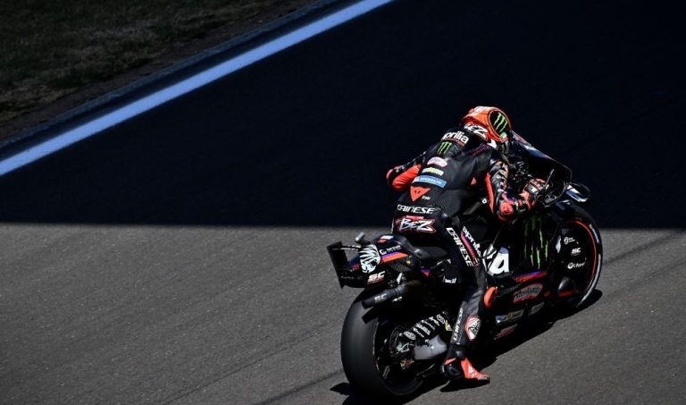 Aprilia responde à crise com Bezzecchi e recoloca Ducati na defensiva em Silverstone