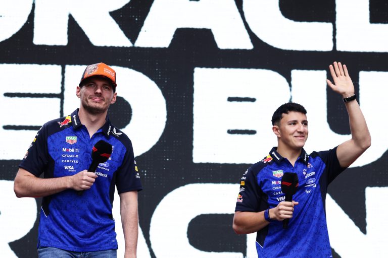 Red Bull divulga macacões especiais de Verstappen e Hadjar para adeus a Zandvoort