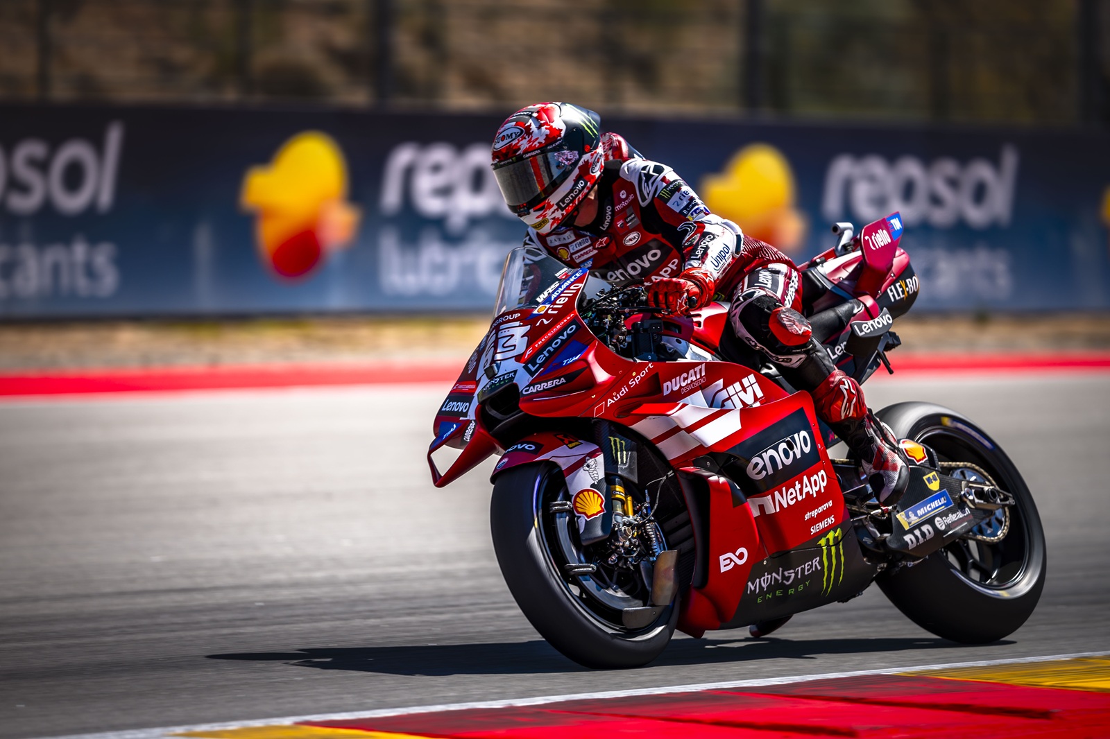 Bagnaia cita “aderência zero” no GP de Aragão: “Pneu ficou destruído após 5 voltas”