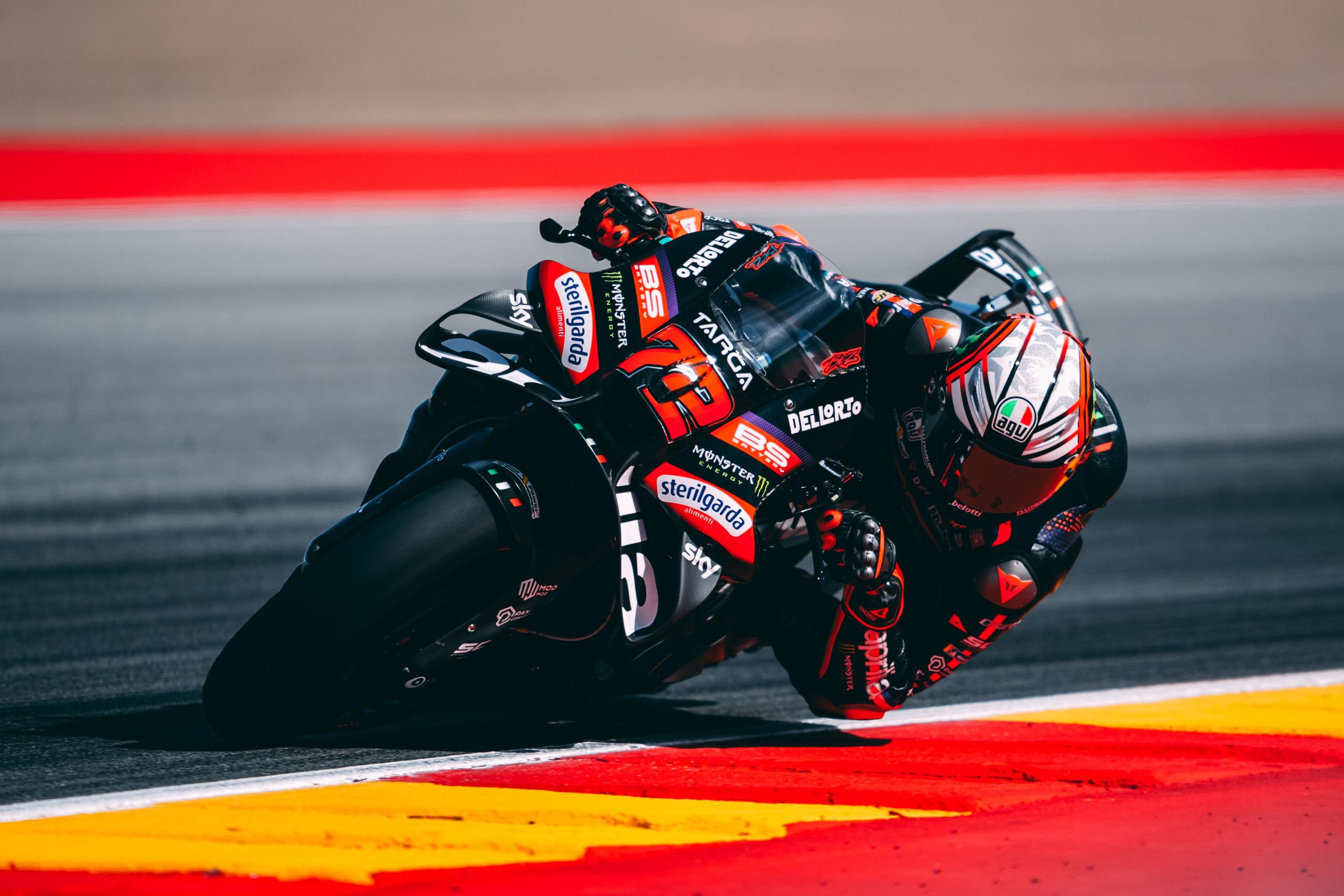 Bezzecchi domina Marc Márquez e crava pole da MotoGP em Aragão. Moreira é 10º