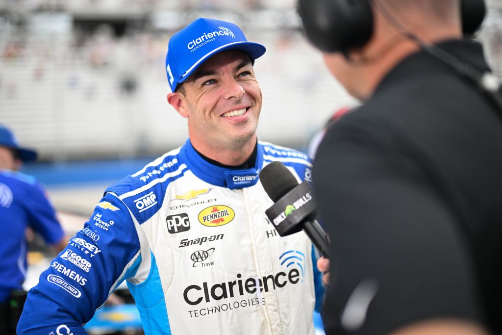McLaughlin celebra estratégia da Penske e jura retardatários em Milwaukee: “Tudo que vai, volta”