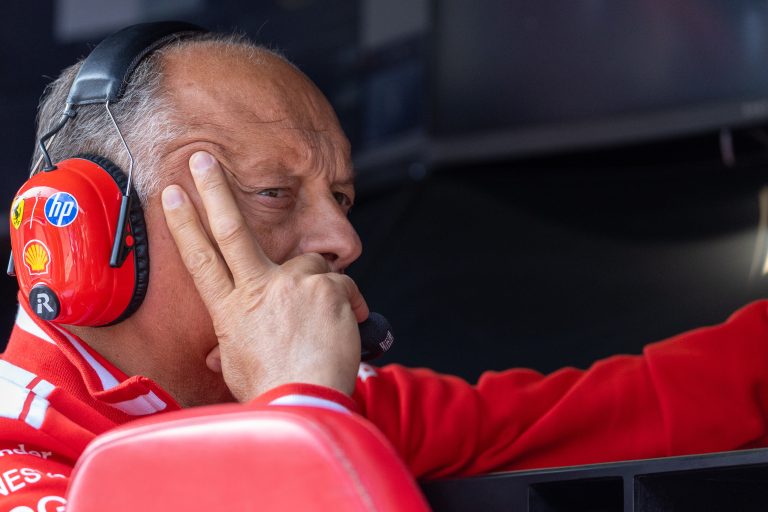 Ferrari acende alerta após catástrofe no GP da Itália e põe Vasseur na mira