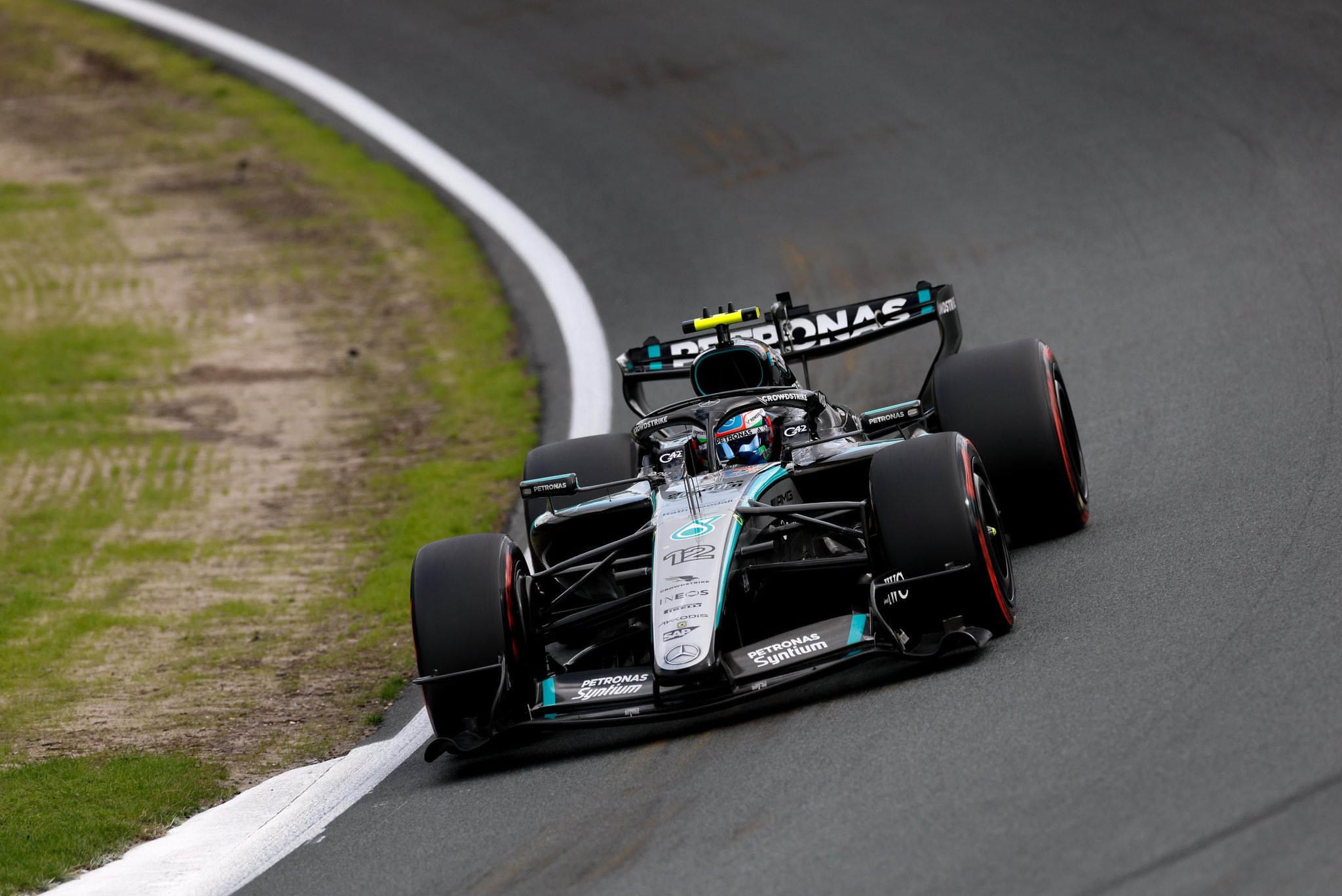 Mercedes admite “ameaça” com evolução da McLaren na F1: “Precisamos melhorar”