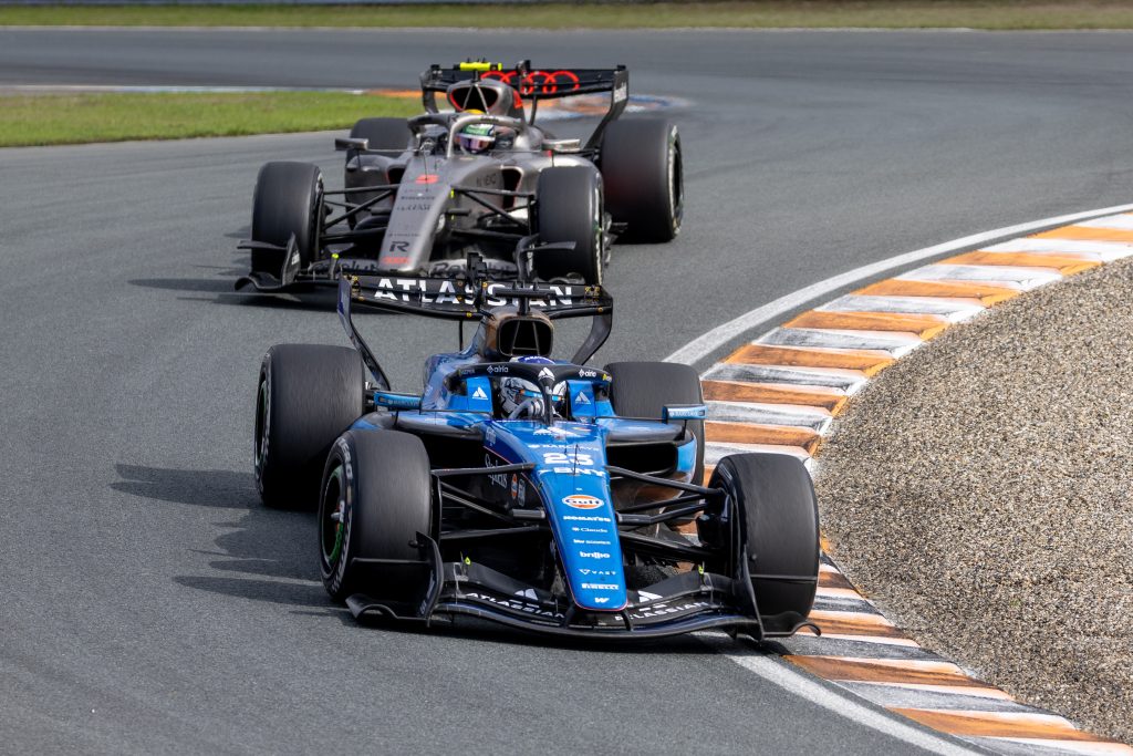Assim, os carros vão à pista pela primeira vez às 7h30 (de Brasília, GMT-3) para o treino livre 1. Mais tarde, às 11h, a ação é retomada com o TL2, última atividade da categoria no dia.