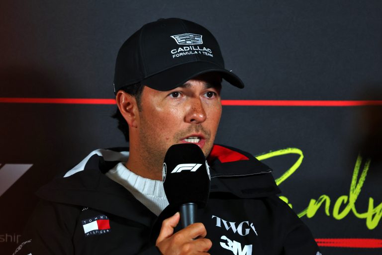 Pérez faz ajuste na suspensão e larga dos boxes no GP dos Países Baixos