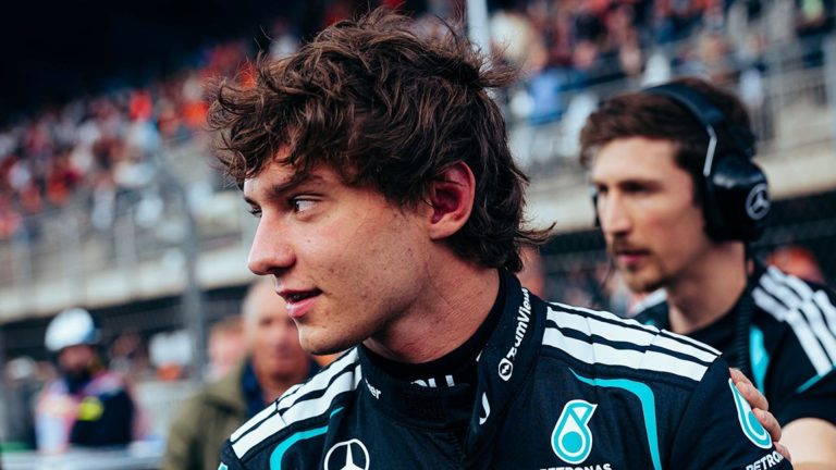 Antonelli garante que vai ajudar Russell no GP da Itália “se Mercedes pedir”