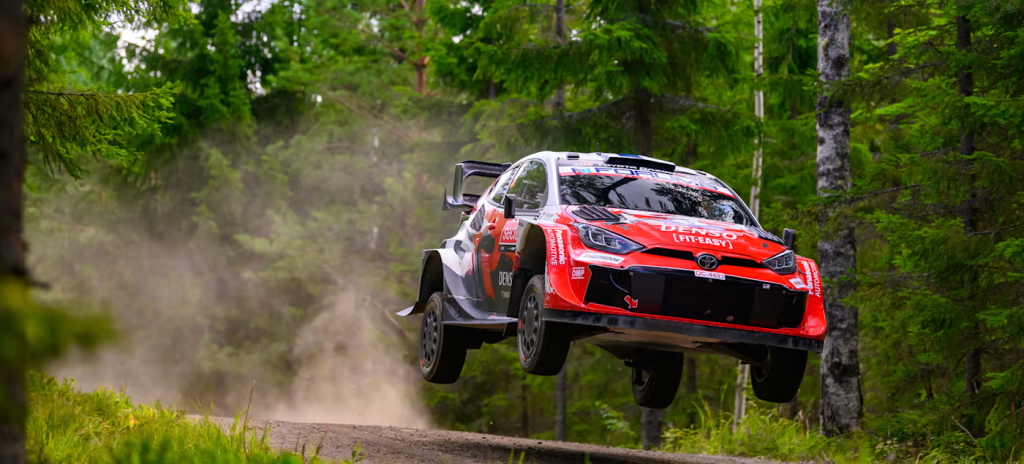 Pajari aproveita acidente de Ogier e fecha sábado do Rali da Finlândia na liderança