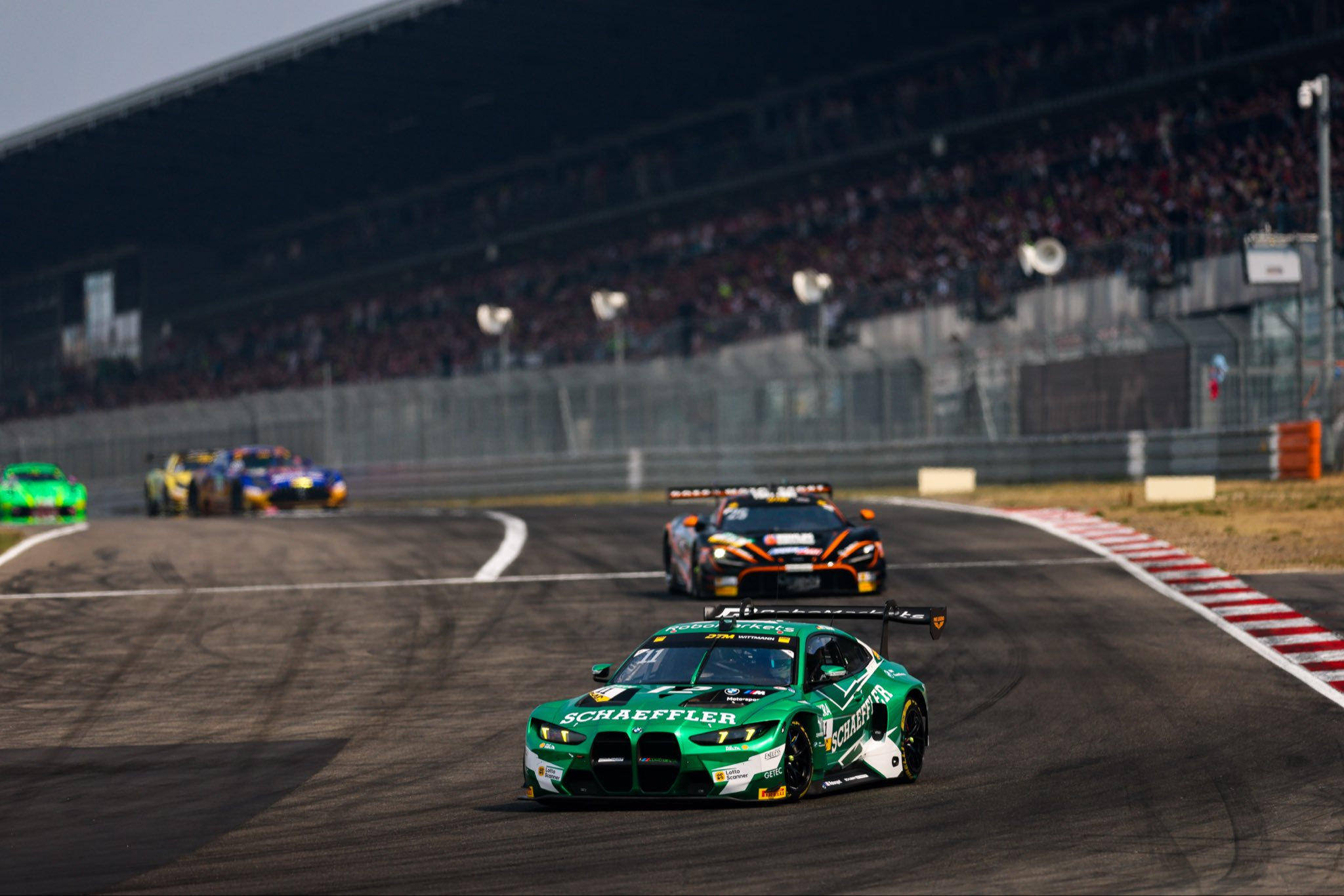 Wittmann aproveita problemas dos rivais e vence corrida 2 do DTM em Nürburgring