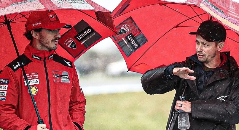 Stoner sai em defesa de Bagnaia após crise de 2025: “Moto não era a mesma”