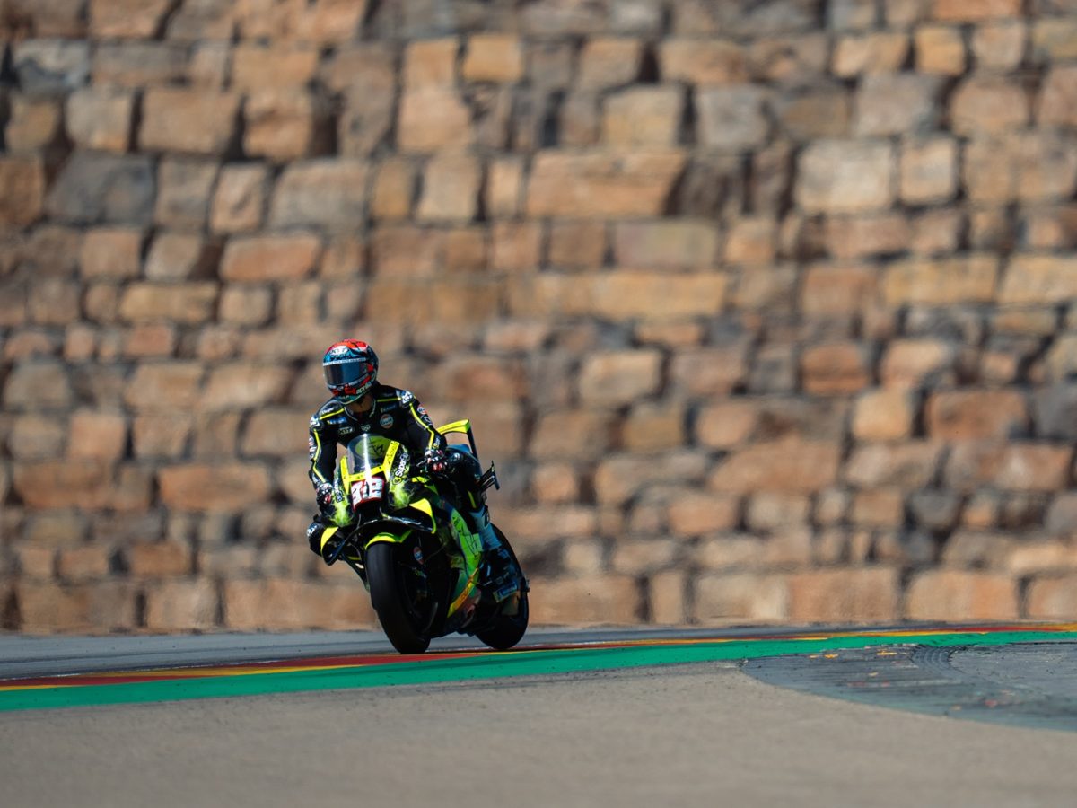 Wille's ODAGIRI= . ̫ . = R a GP Aprilia test rider Savadori calls Michelin and Pirelli “very