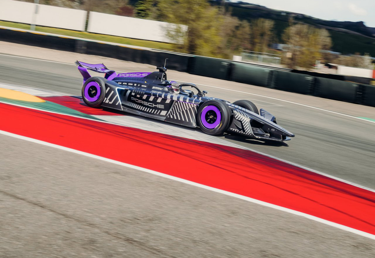 Porsche emerges as early Gen4 benchmark as Jaguar hits trouble in Formula E testing