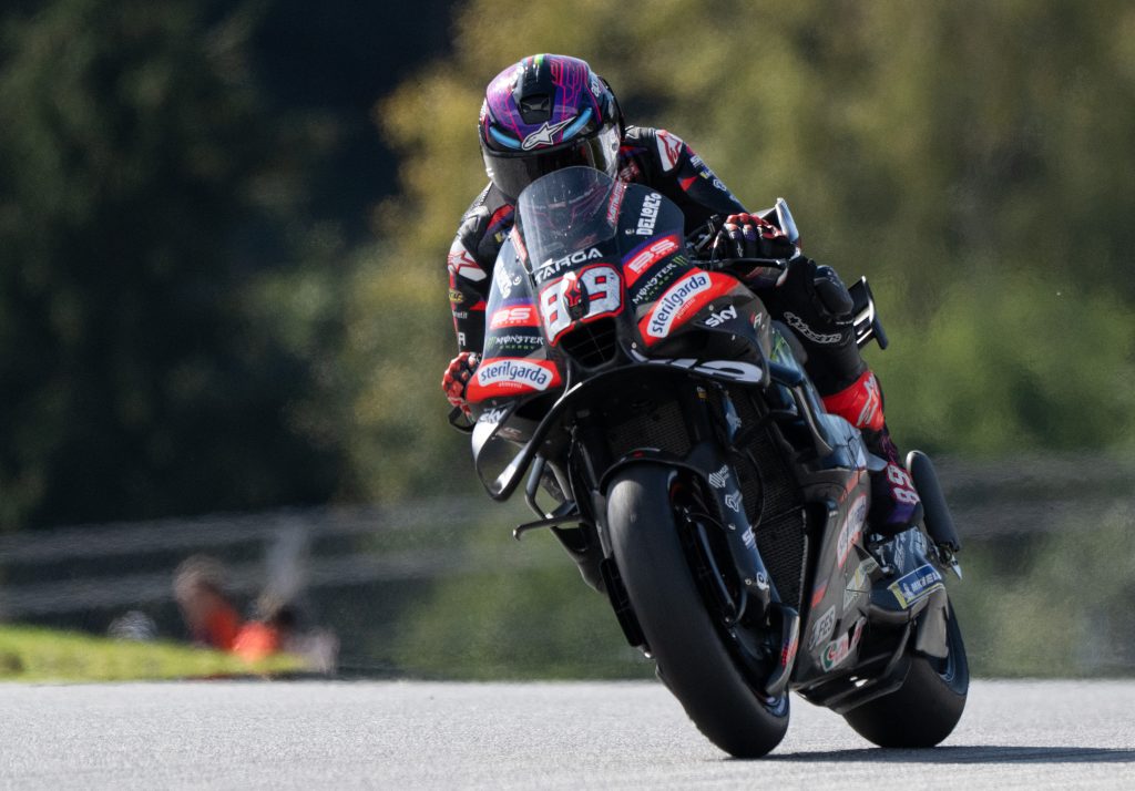 Martín wins Austrian MotoGP Sprint after Acosta throws away commanding lead