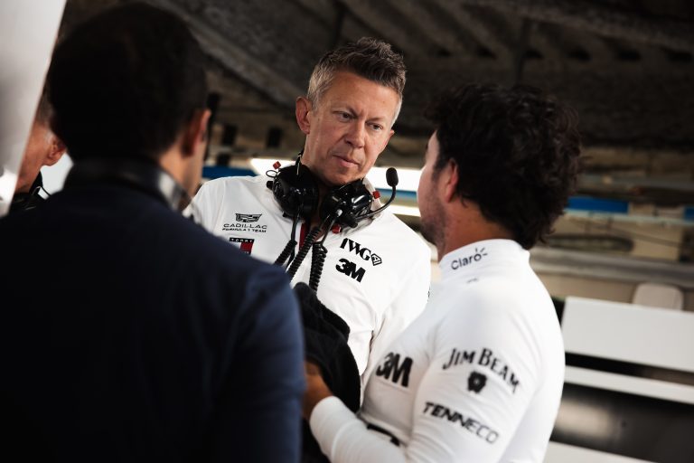 Cadillac admite foco em 2027 e responde fala de Pérez: “Temos de controlar expectativas”
