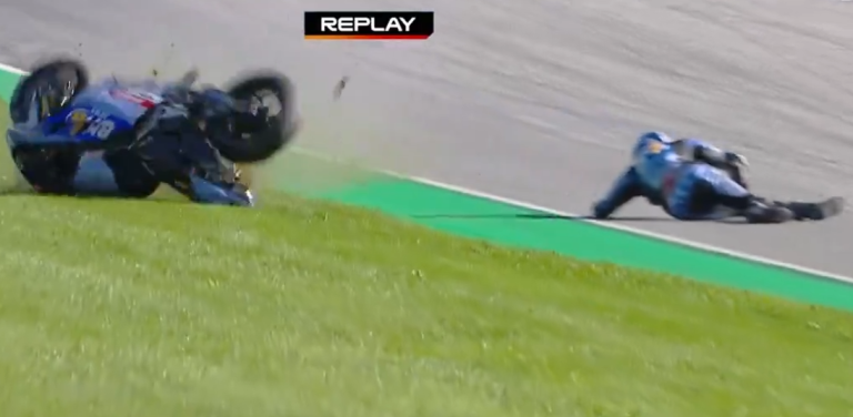 Video: Álex Márquez sufre extraña caída y provoca bandera roja en la Práctica de MotoGP en Austria