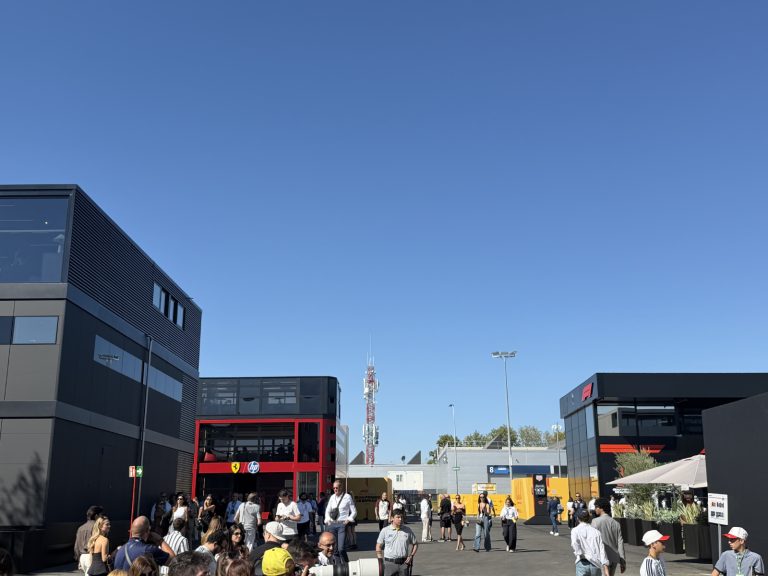 Fórmula 1 disputa GP da Espanha em domingo típico de verão em Madri