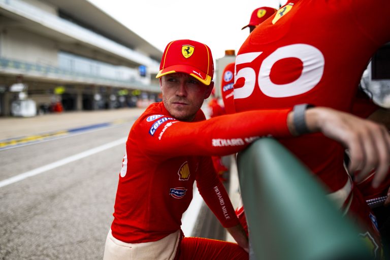 Ferrari anuncia renovação com dupla vencedora das 24 Horas de Le Mans no WEC