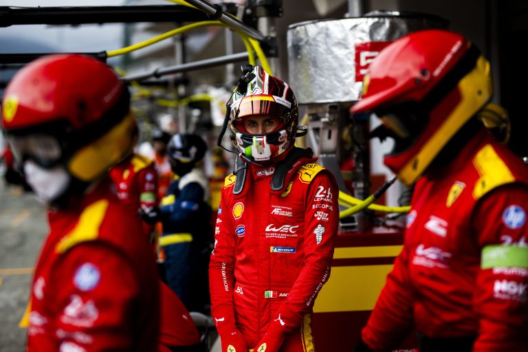 Giovinazzi lista dificuldades da Ferrari em Fuji e admite torcida por chuva