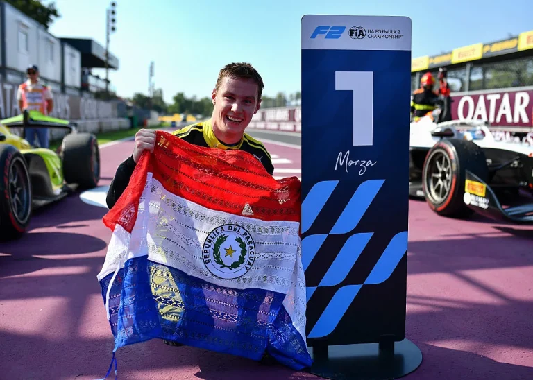 Duerksen celebra la doble victoria en un “fin de semana muy especial” para Invicta en Monza