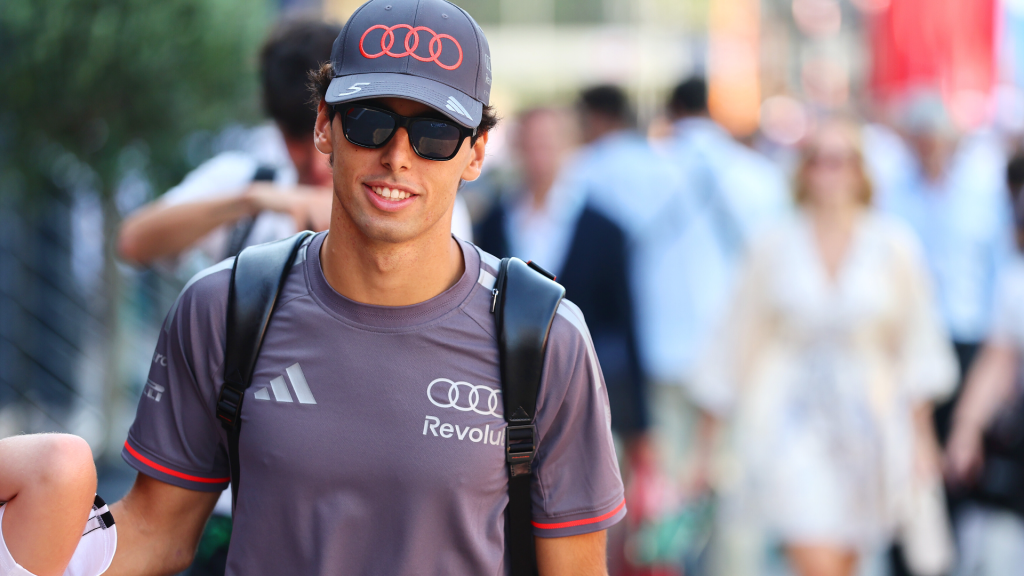 "Sendo bem sincero, não sei se a gente conseguiria chegar nas Racing Bulls de qualquer maneira. Sabíamos que eles tinham um ritmo bem melhor que o nosso desde o começo. Como eu disse no começo da semana, não ia ser fácil", começou