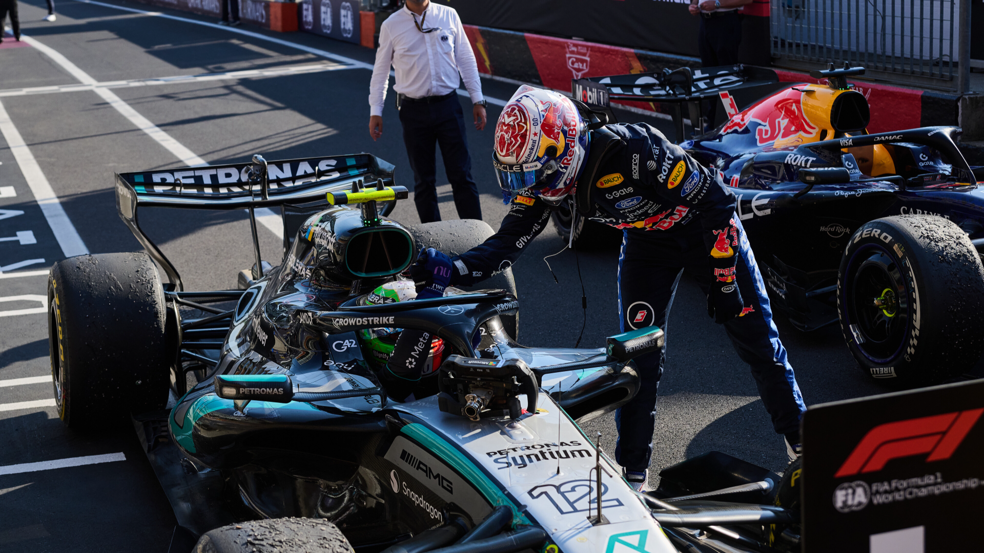 Opinião GP: Antonelli tem corrida de campeão em casa e sacramenta título da F1 2026