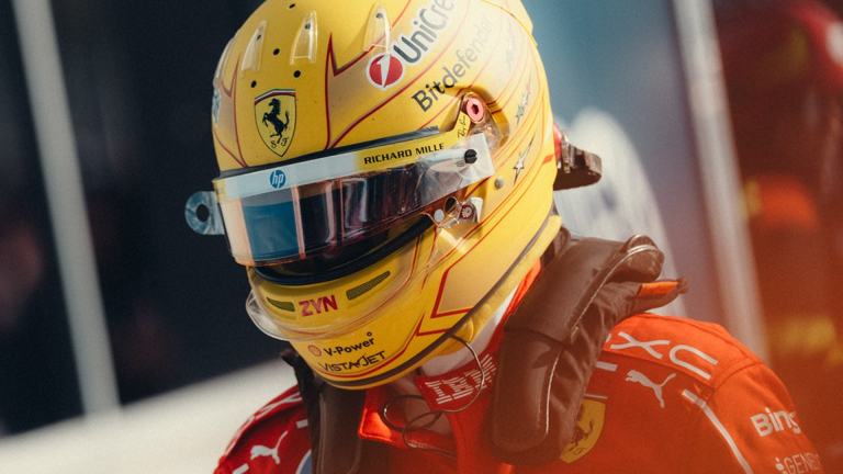 Hamilton protege funcionários, mas cobra Ferrari: “Ou muda, ou teremos o mesmo resultado”