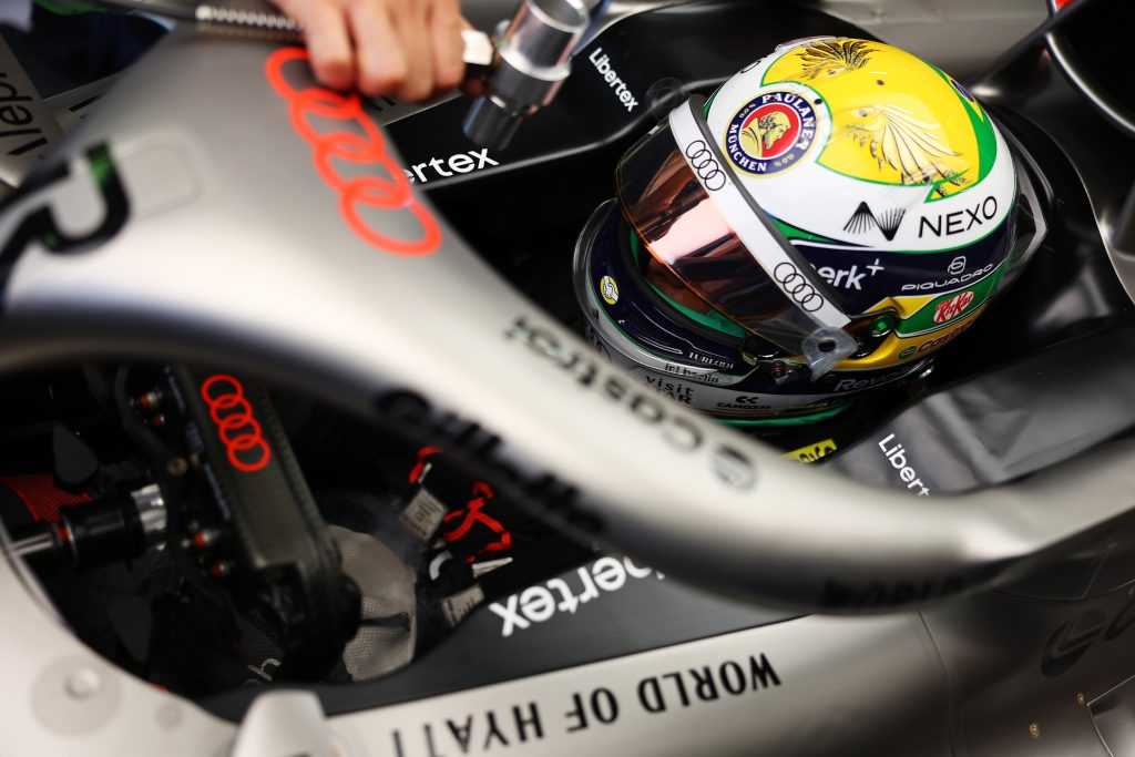 Após avançar com certa tranquilidade pelo Q1, Bortoleto anotou 1min22s517 como melhor tempo no Q2, o suficiente para deixá-lo na 11ª posição — apenas 0s001 mais lento que Lewis Hamilton, décimo colocado nessa fase