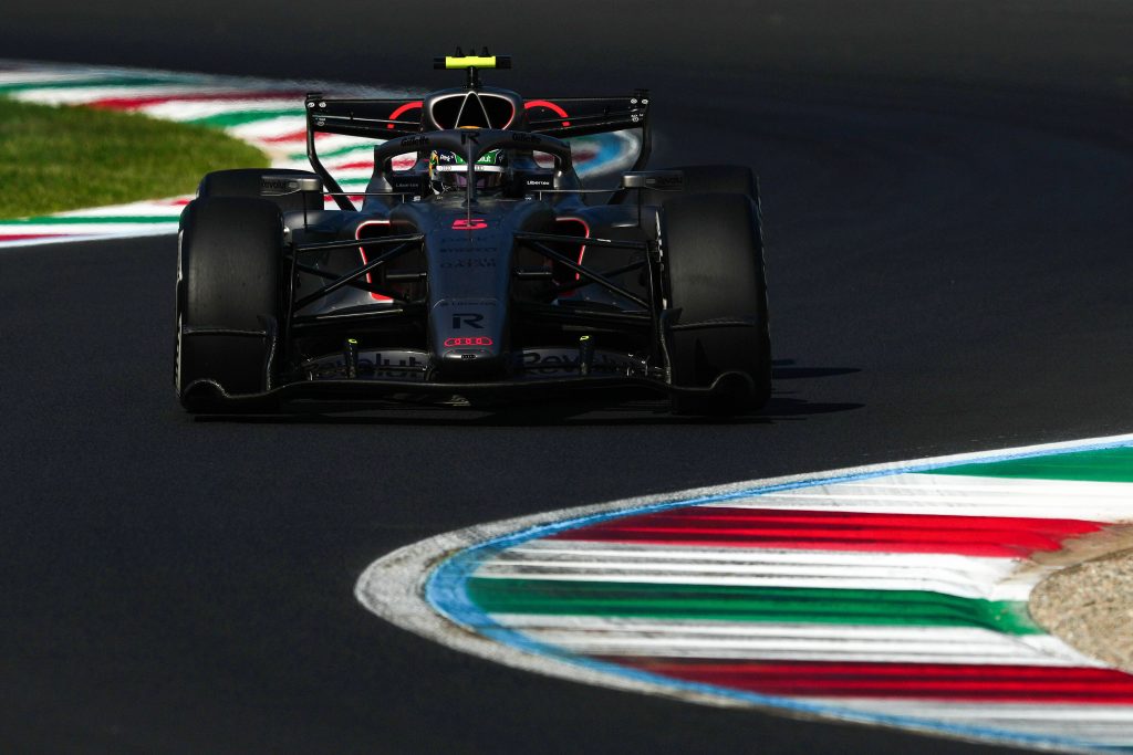Diretor da Audi, Allan McNish reconheceu o esforço do brasileiro. "No geral, acho que extraímos o máximo do carro hoje. É claro que é um pouco frustrante ficar de fora do Q3 por apenas 0s001 , mas já sabíamos, ao chegar a Monza, que provavelmente seria um fim de semana mais desafiador para nós", declarou