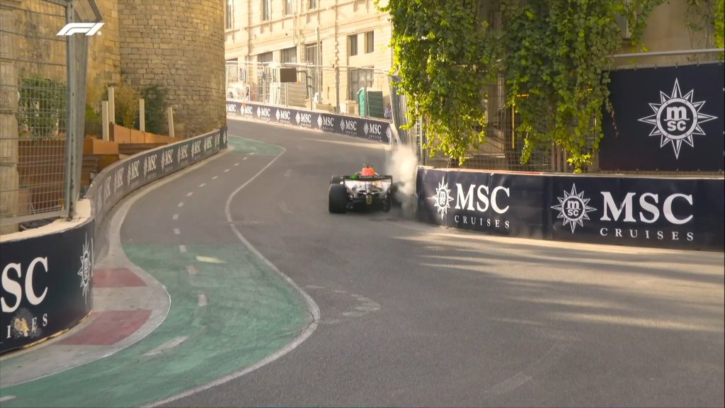 วิดีโอ: Lindblad ชนกำแพง 2 ครั้งติด ทำ FP2 F1 ที่ Baku ธงแดง