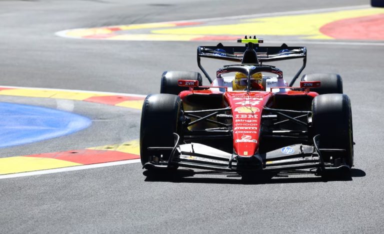 Hamilton vê Ferrari em “dificuldades” com acerto em Madri: “Principalmente de equilíbrio”