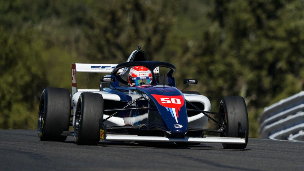 Tsuchihashi vence corrida 3 da F4 Francesa em Ledenon. Bouzar é 2º e fica perto do título