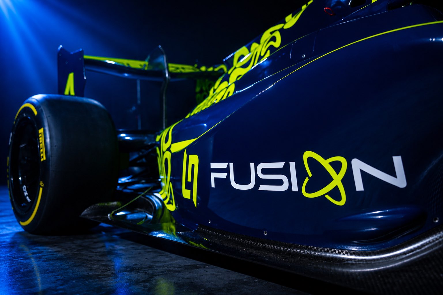 Norris lança equipe de base e monta plataforma para revelar pilotos na escada da F1