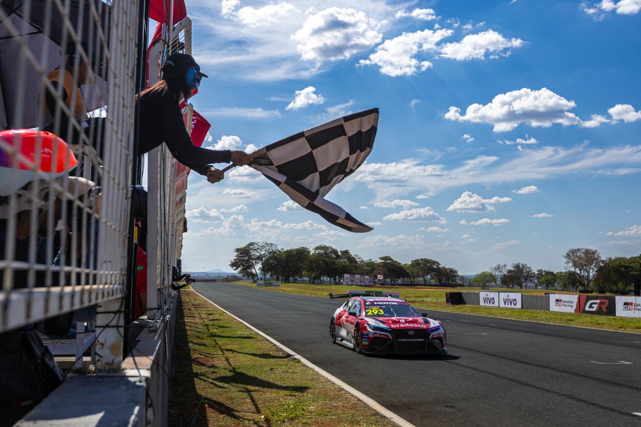 Léo Reis vence corrida sprint da Stock Car em Curvelo com folga. Fraga fica em 8º