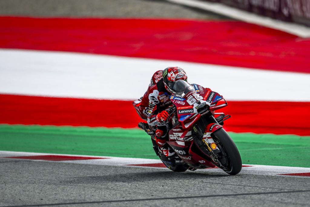 Bagnaia revela problema nos freios, mas vê progresso: “Acompanhei as Ducati”