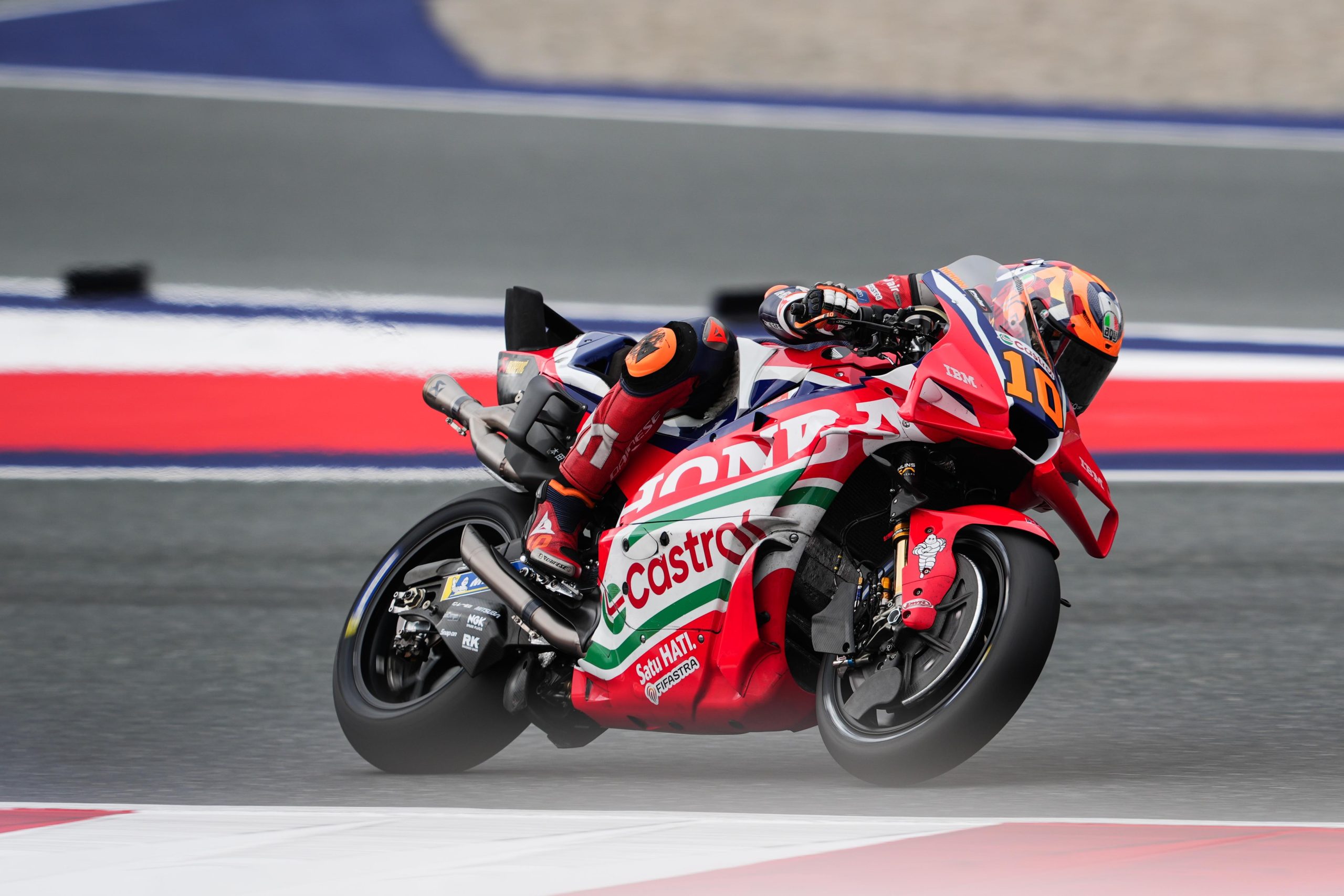 Marini revela que foi atingido por peça de moto na Áustria: “Senti muita dor”