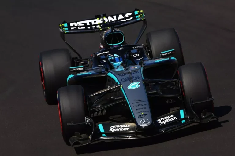 Russell comanda el primer entrenamiento del GP de Azerbaiyán; Colapinto es 18°