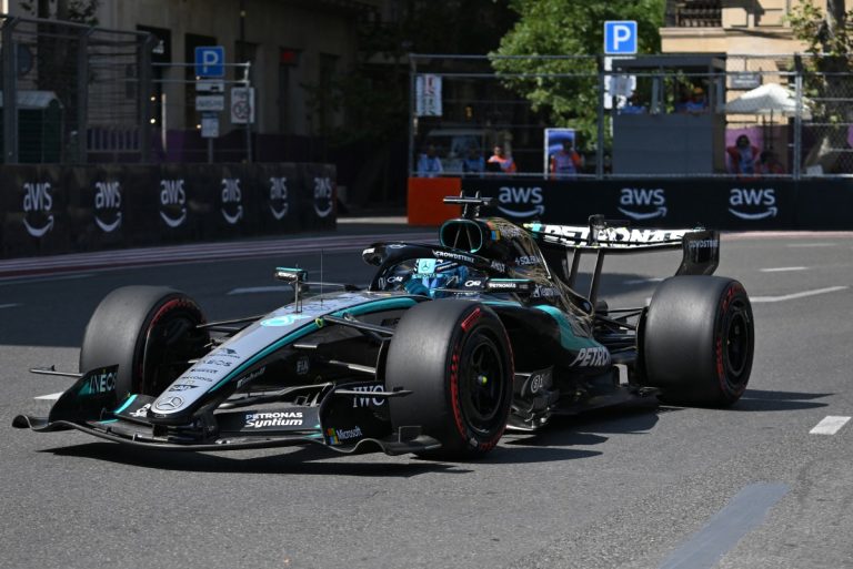 Russell segura ímpeto de Antonelli e lidera TL2 do GP do Azerbaijão. Bortoleto é 14º