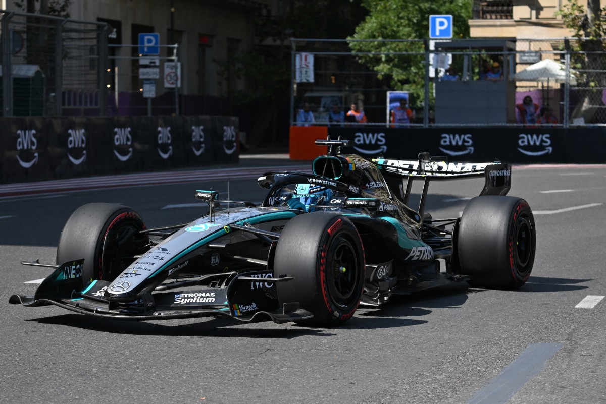 Russell segura ímpeto de Antonelli e lidera TL2 do GP do Azerbaijão. Bortoleto é 14º