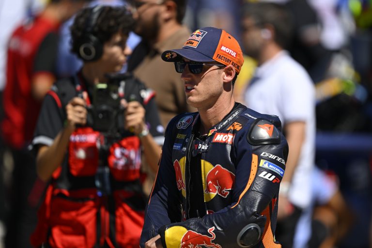 Pol Espargaró vê “mudança drástica” com Pirelli: “Pilotos de Moto2 e WSBK terão vantagem”