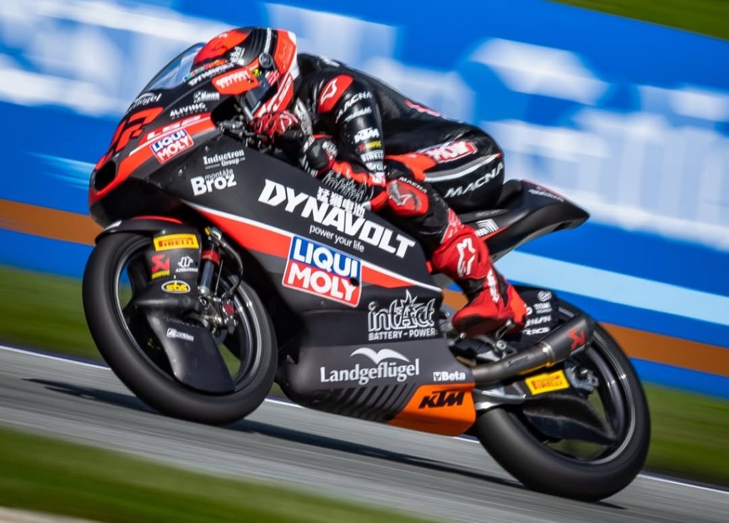 Almansa bate Salmela por 0s069 e lidera dia de treinos da Moto3 na Malásia. Quiles é 11º