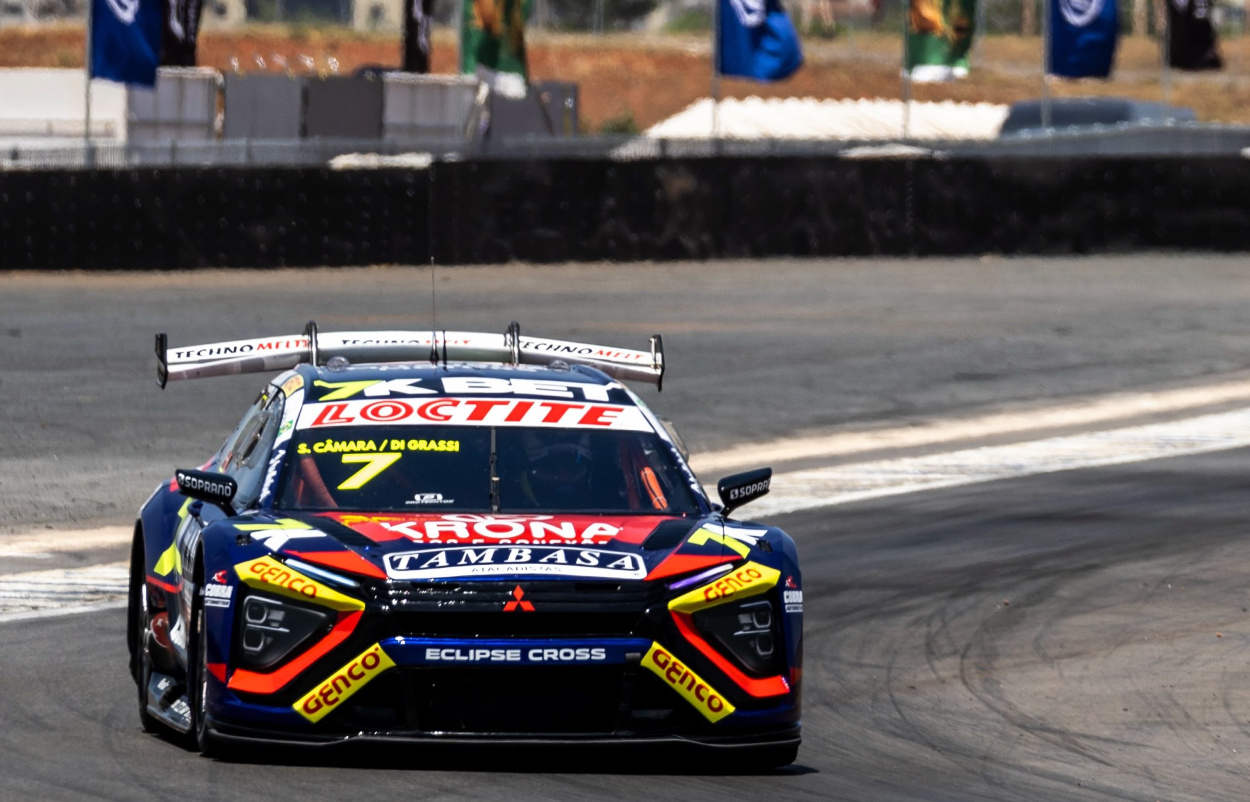 Sette Câmara/Di Grassi brilha com estratégia e vence corrida endurance da Stock Car em Brasília