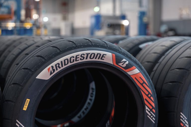 Bridgestone e Fórmula E lançam parceria por fornecimento de pneus a partir da temporada 2026/27