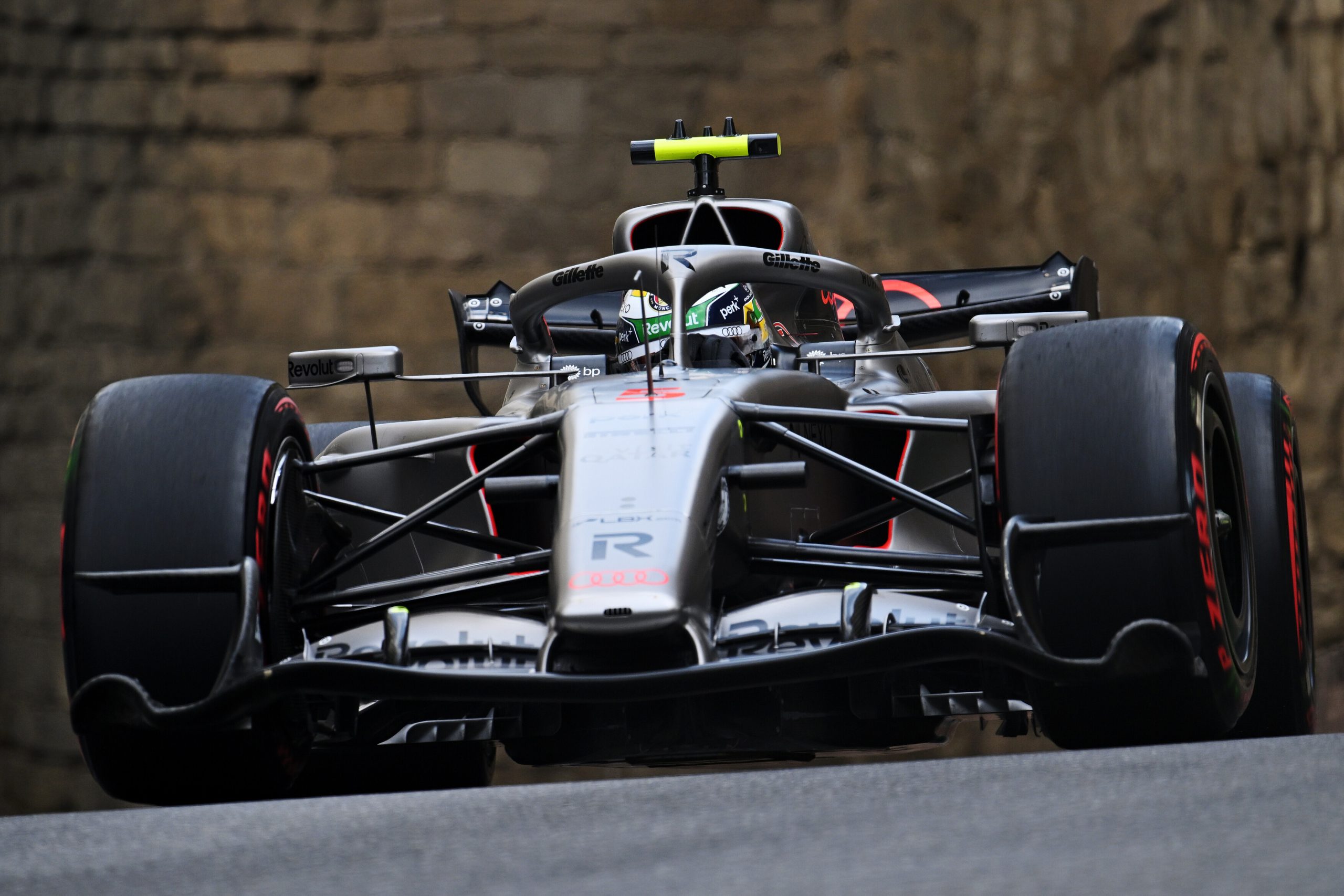 Bortoleto amplia sobre Hülkenberg no Azerbaijão: o duelo entre companheiros na F1 2026