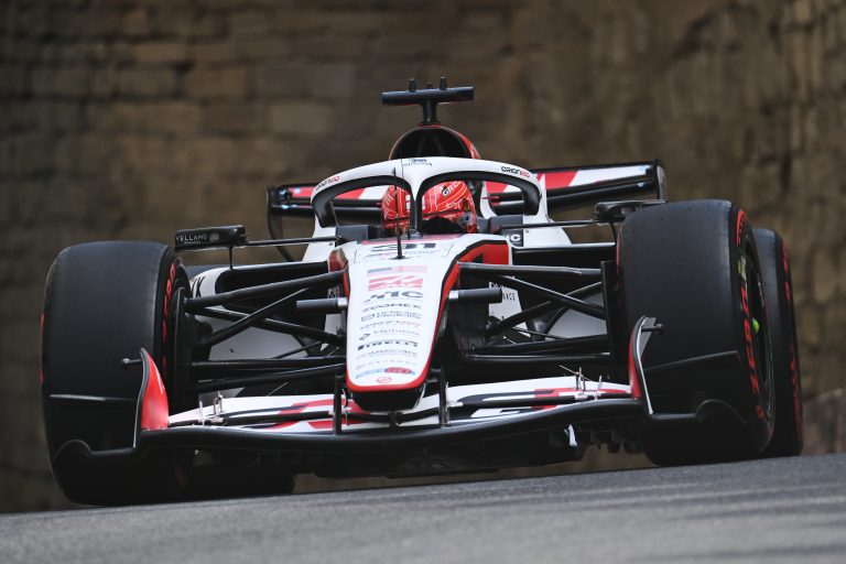 Ocon desabafa após azar na classificação em Baku: “Não mereço toda essa merda”