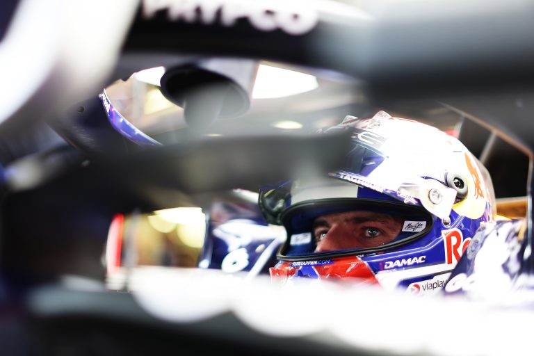 Verstappen alega problema em motor e diz que Red Bull “jogou fora” chance de vitória em Baku