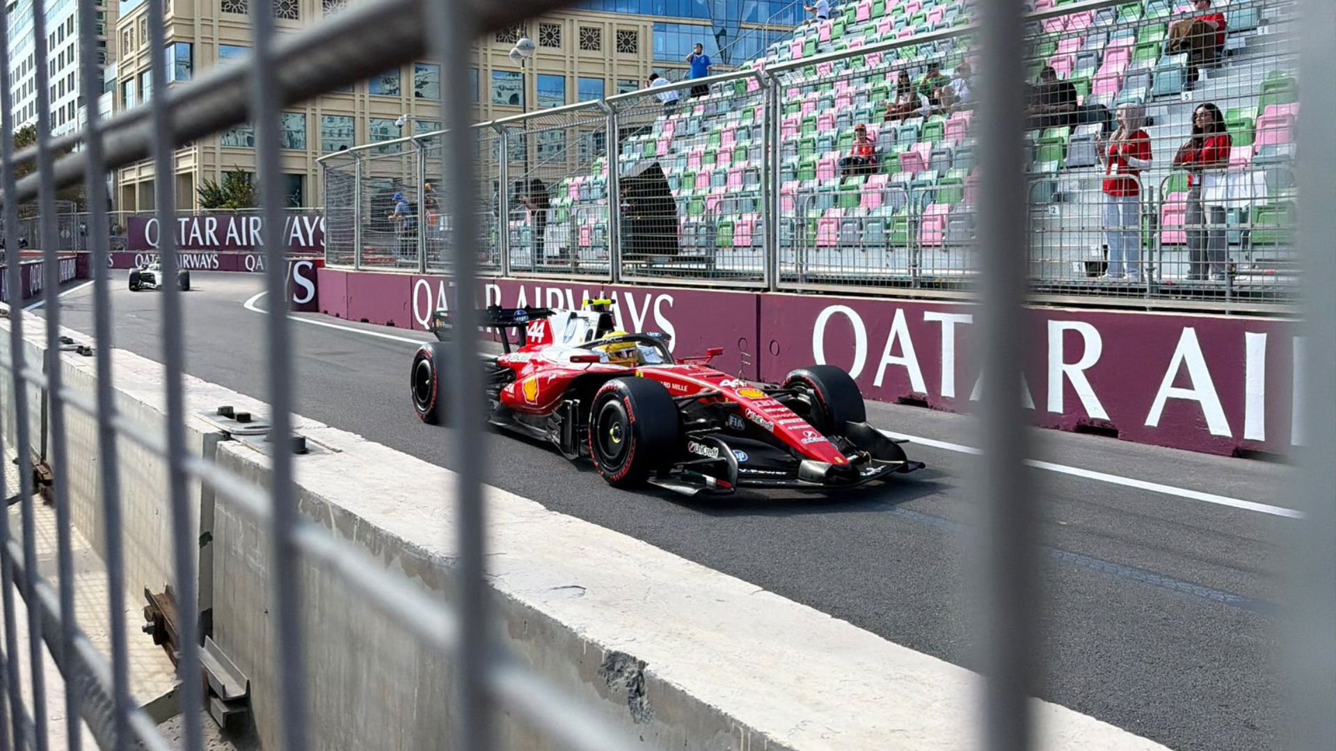 Una radio inédita de Hamilton revela nuevas diferencias con Ferrari por la estrategia