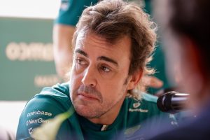 Alonso aceita “anonimato” atual na F1 e prevê “virada de chave” com Aston Martin