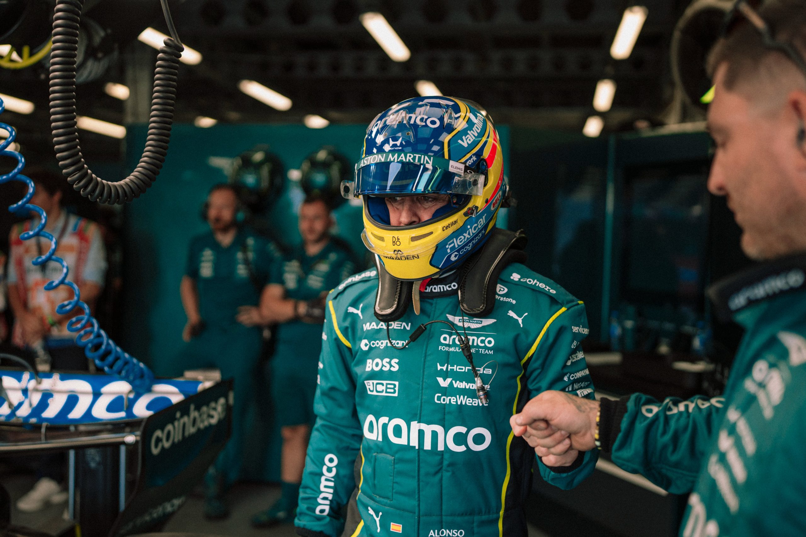 Alonso celebra melhora da Aston Martin em Baku, mas admite: “Corrida será difícil”