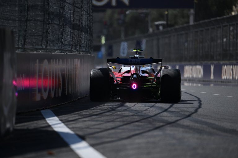 Ferrari admite altibajos de rendimiento en el GP de Azerbaiyán tras la FP2: “No estamos satisfechos”