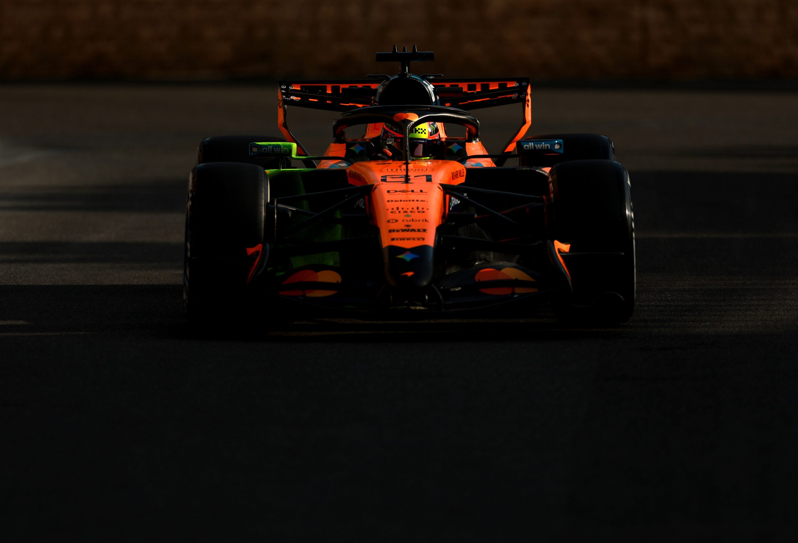 Piastri destaca evolução da McLaren em Baku após problema no TL1